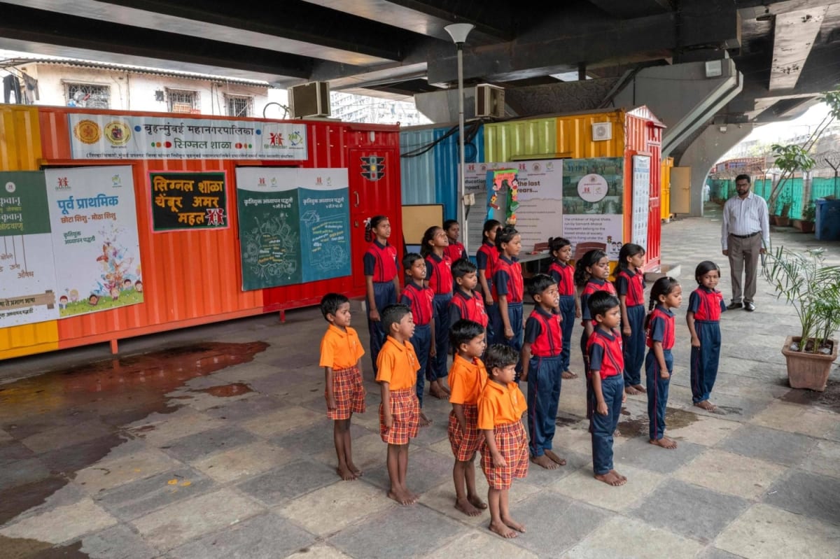 Mumbai School in Shipping Containers Serves Street Kids - Image 2