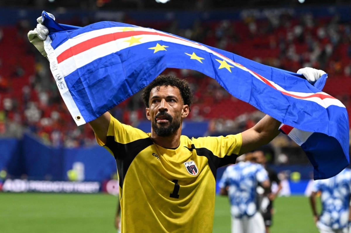 40-Year-Old Keeper Stops Spain, Gains 2M Followers - Image 2