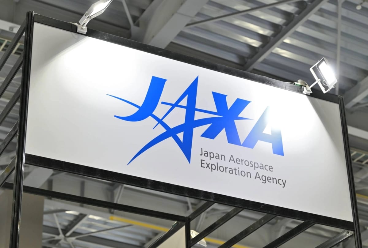 Japan's Space Agency Lands Reusable Rocket in Major Test - Image 2