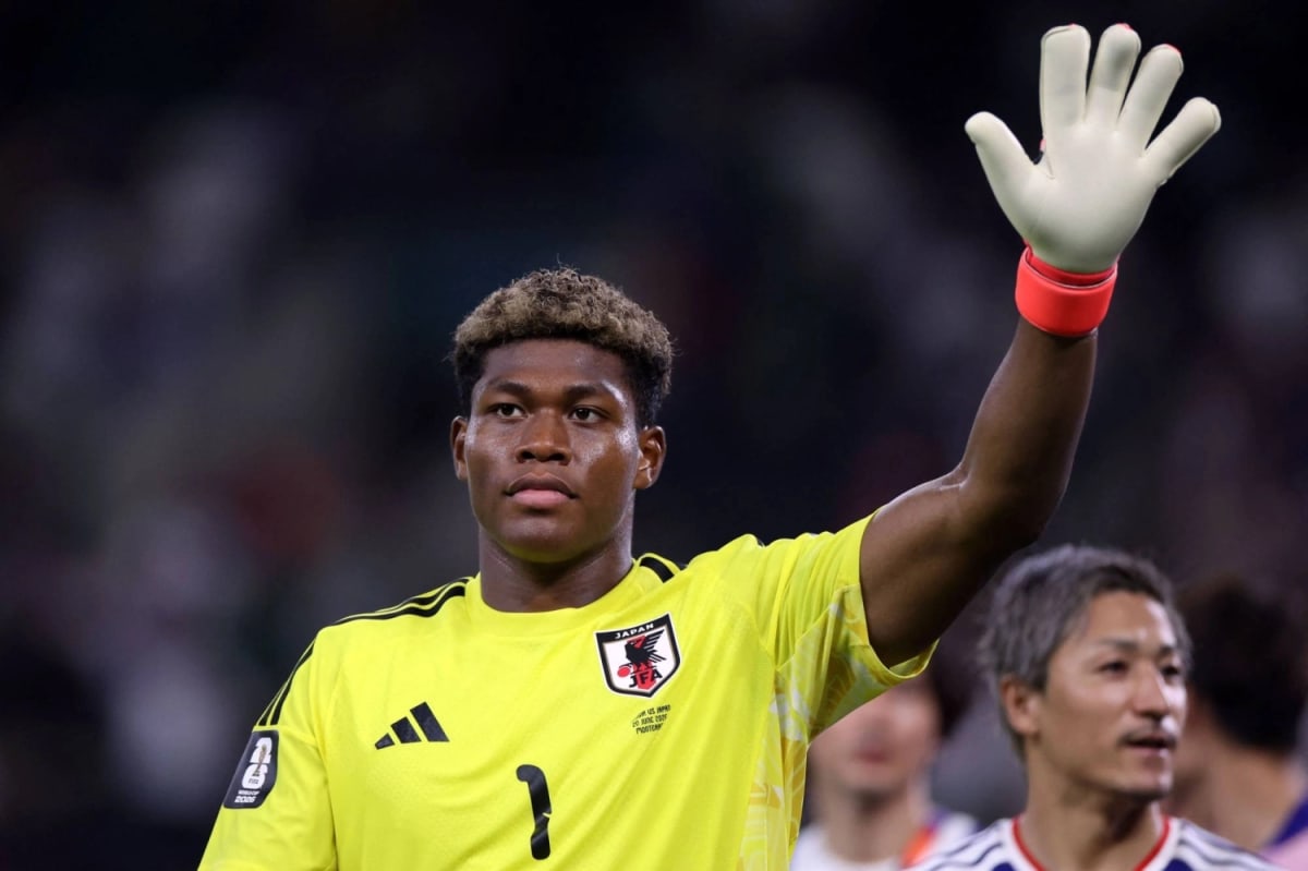 Japanese Goalkeeper Zion Suzuki Makes Premier League History - Image 2