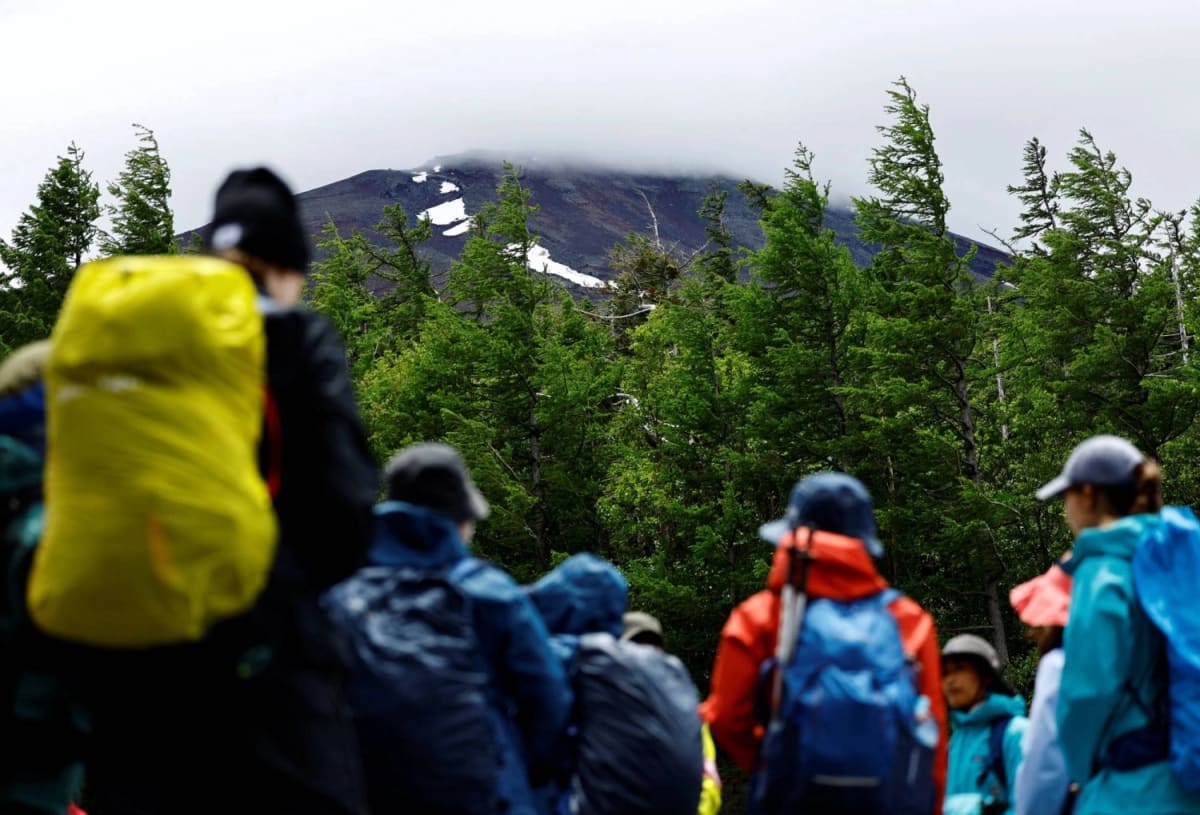Mount Fuji Rescue Plan Aims to Save Lives Year-Round - Image 2