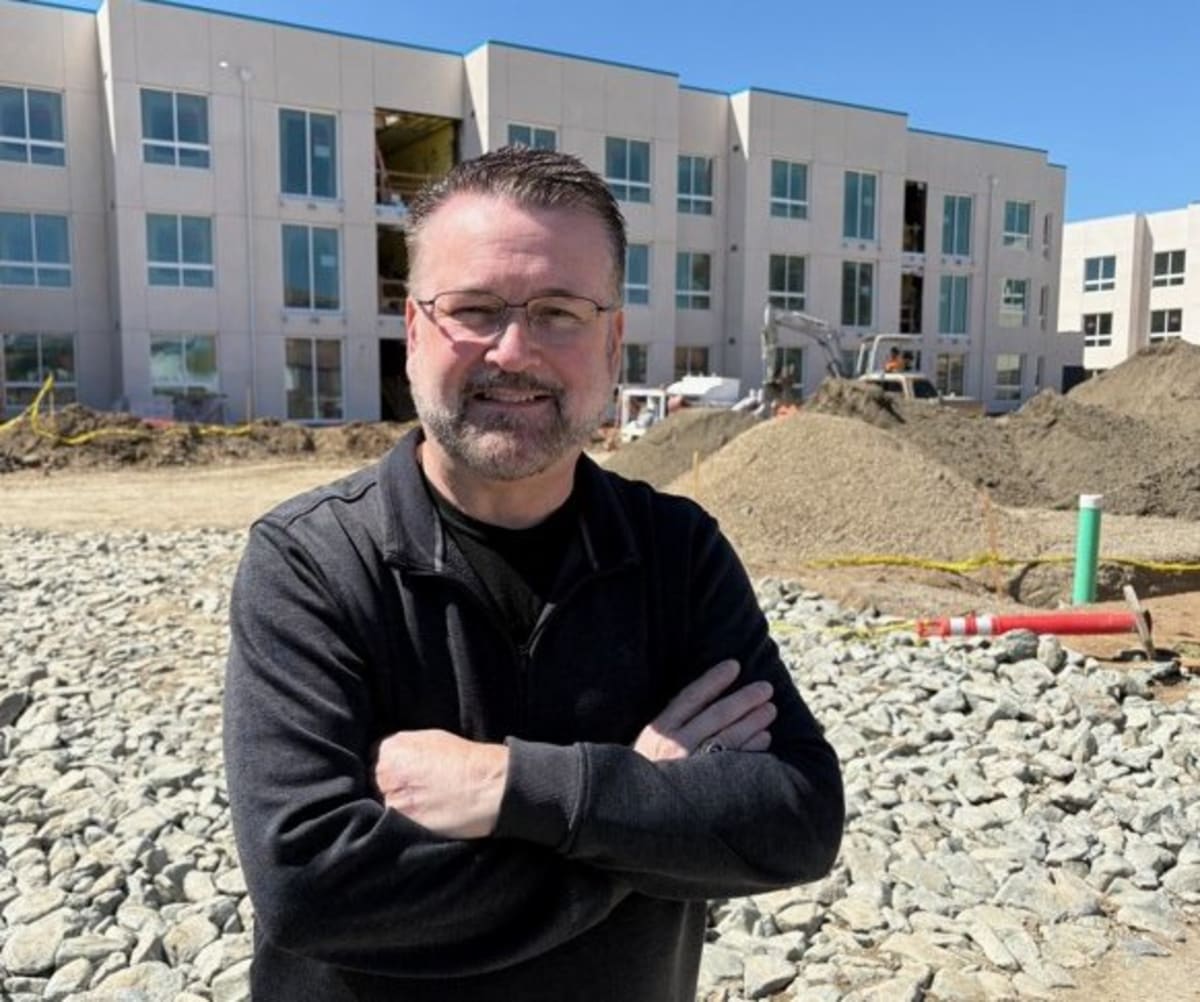 Hotel Installs 68 EV Chargers in California City - Image 5