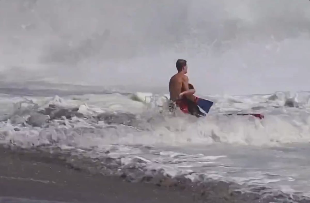 16-Year-Old Lifeguard Saves Boy from Tsunami-Like Waves - Image 3