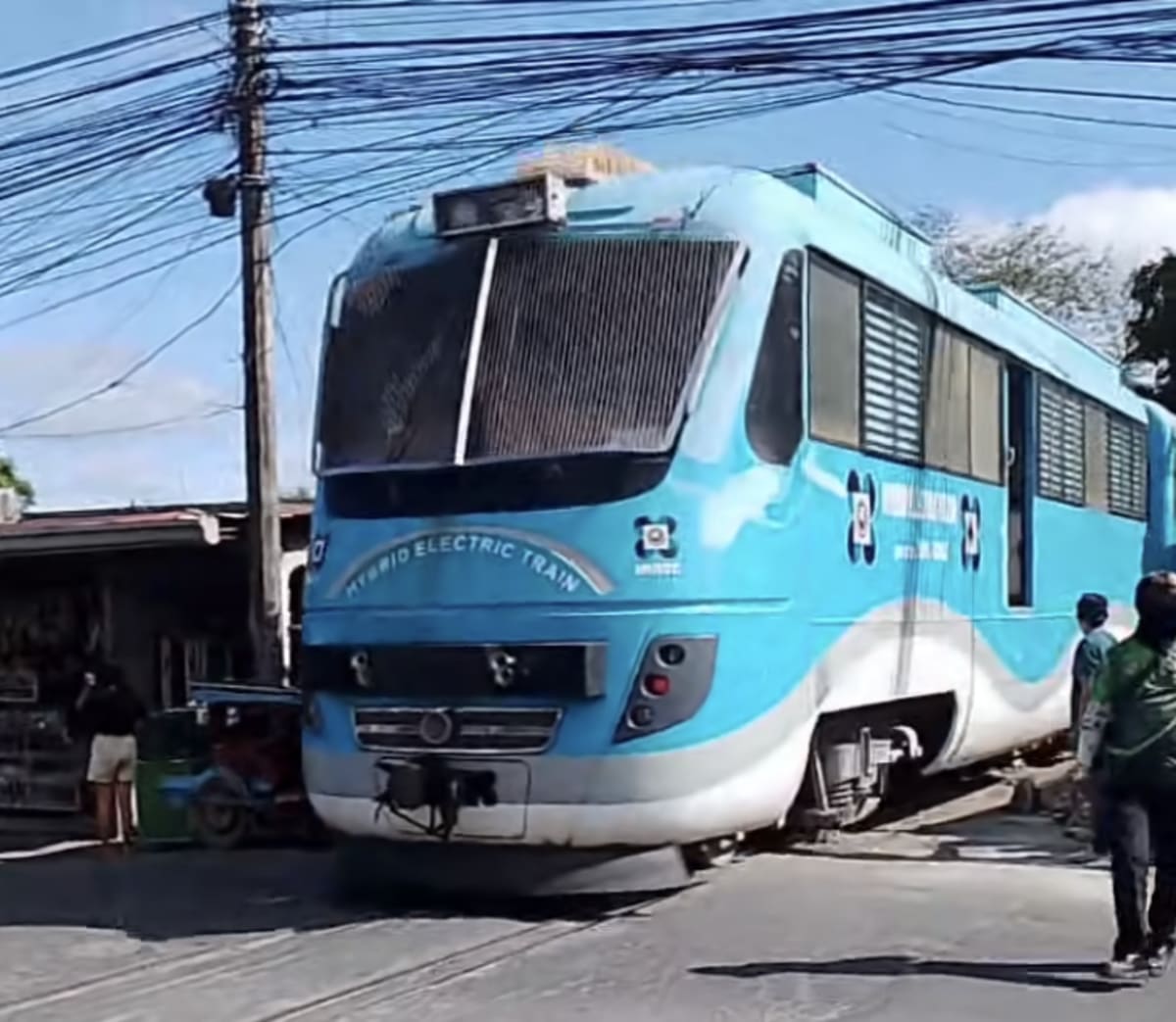Philippines Launches Homegrown Electric Ferry and Buses - Image 4