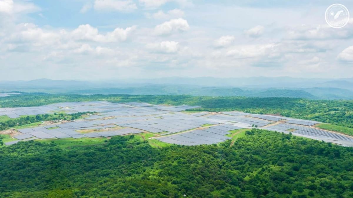 Philippines Launches World's Largest Solar Battery Project - Image 3