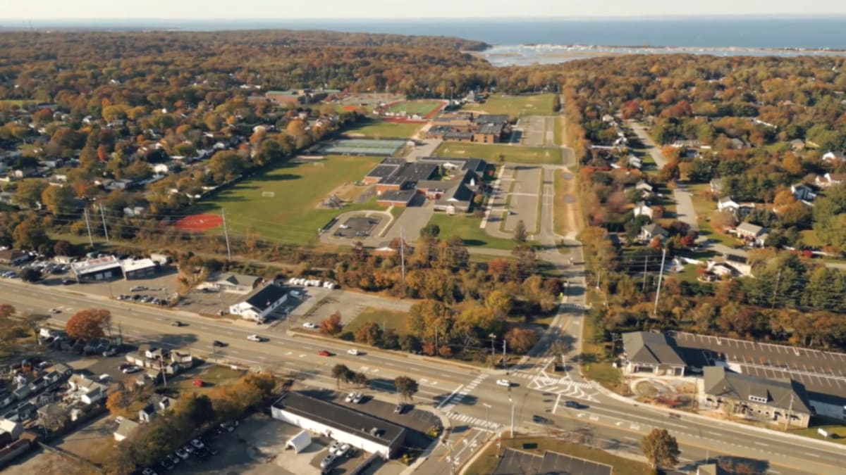 Solar panels installed on rooftop of Mount Sinai School District building in New York