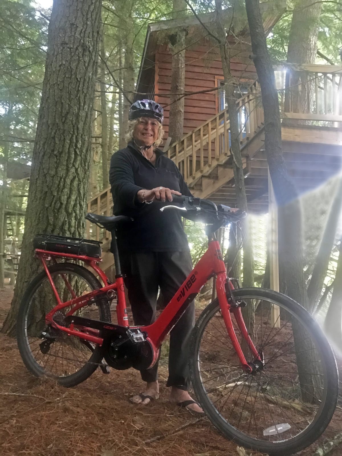86-Year-Old Cyclist Still Rides Mountains on Ebikes - Image 4