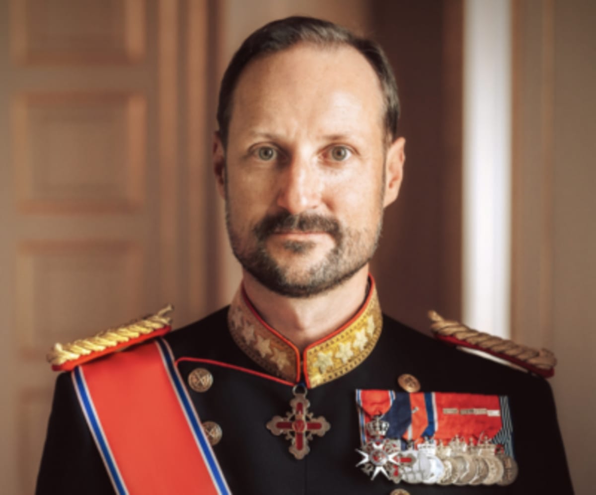 Norway's King Harald V Helped EVs Hit 97.6% Without a Law - Image 3