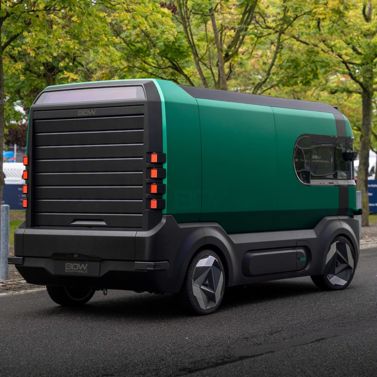 Stellantis Unveils Driverless Delivery Van With No Cab - Image 4