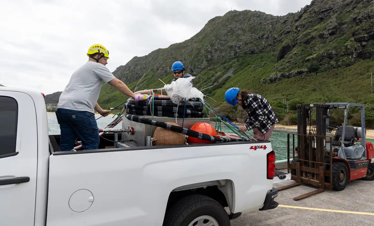 Hawaii Wave Device Turns Ocean Motion Into Clean Power - Image 5