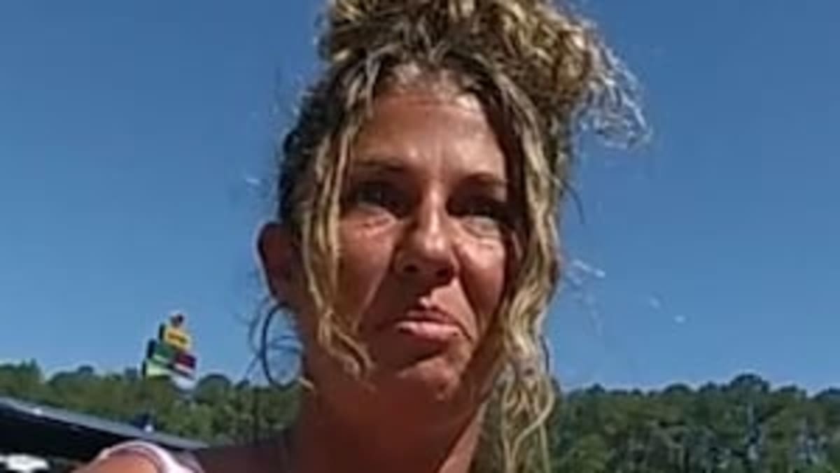 Atlanta Volunteers Rush to Help Georgia Wildfire Victims - Image 3