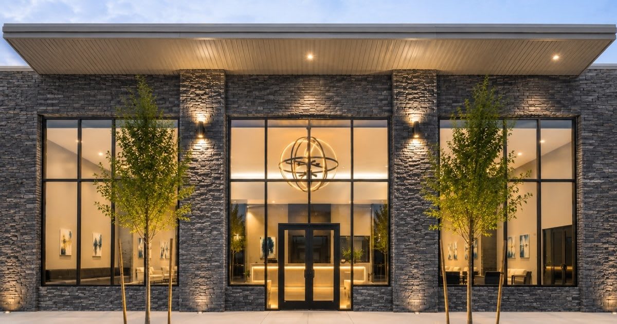 Exterior view of Discovery School of Innovation's new 6-acre campus building in The Woodlands