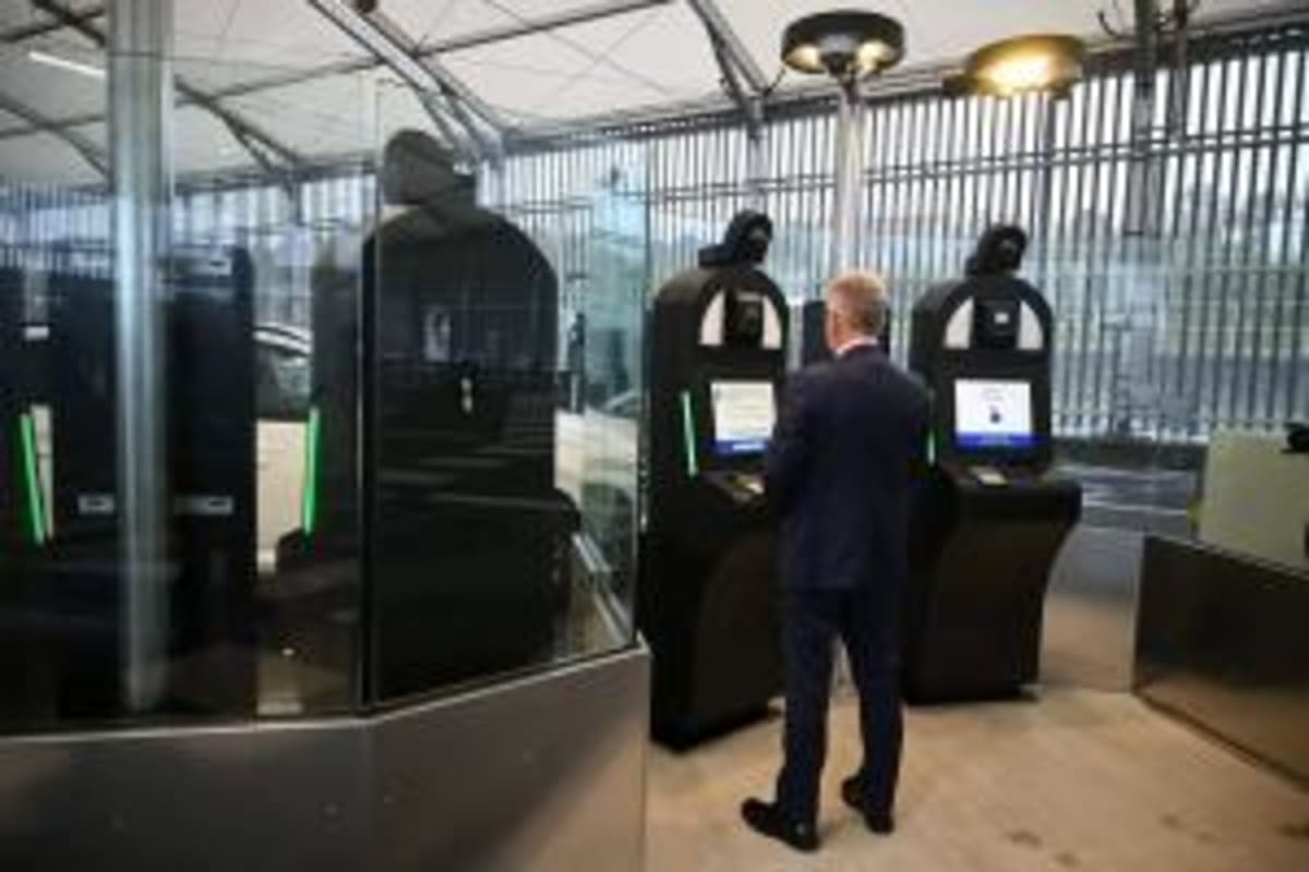 Hungary Elects Pro-EU Leader After 16 Years of Orban Rule - Image 5