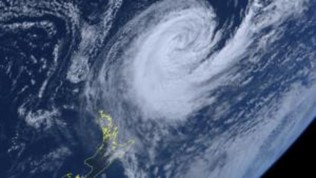 Kiwi Star Kristin Paulse Wows in &Juliet Musical - Image 4