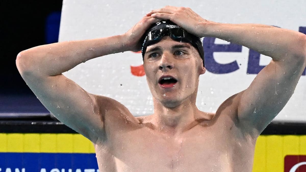 Teen Swimmer Shatters 1500m Record by Nearly 4 Seconds