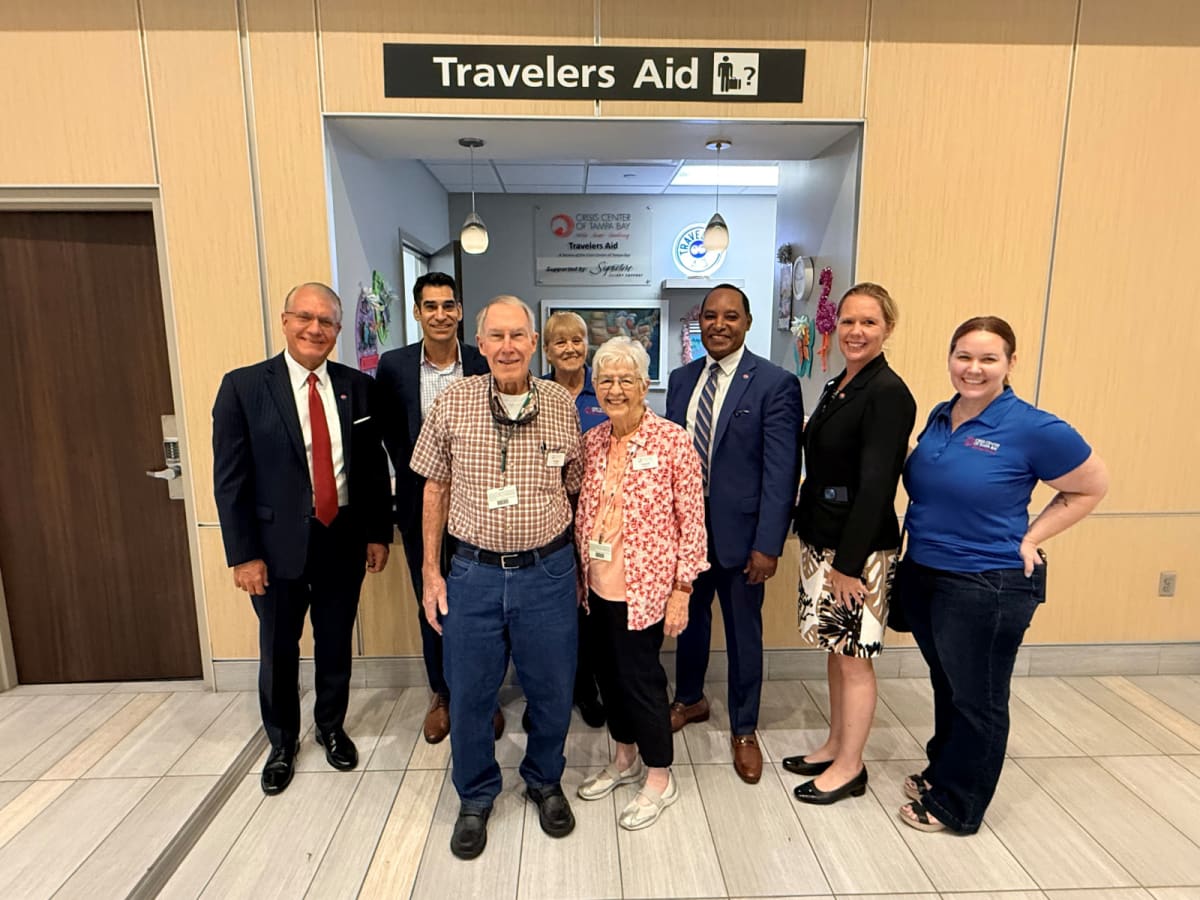 Couple Volunteers 20 Years at Tampa Airport Helping Travelers - Image 5