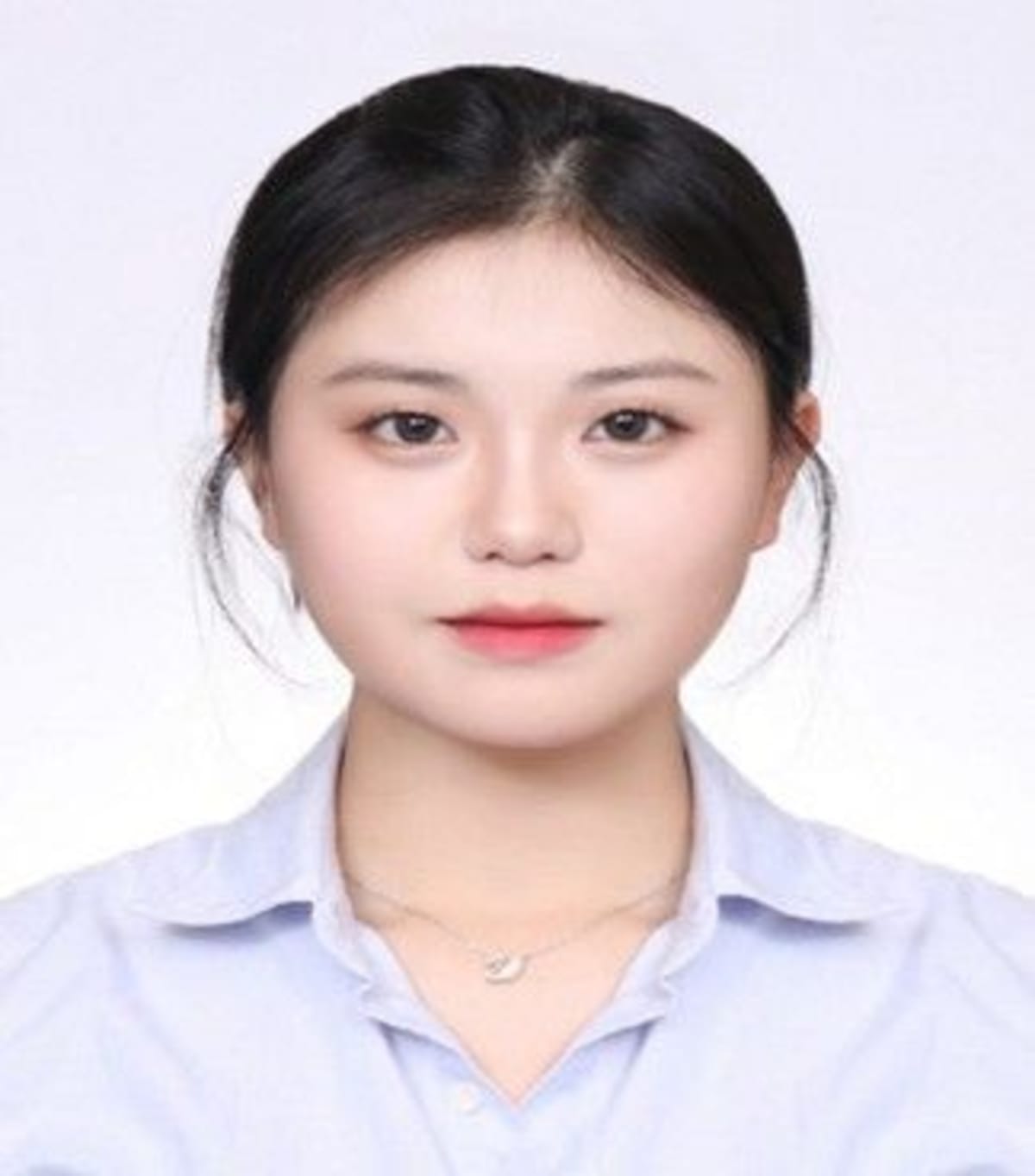 Nurse Saves Pregnant Mom and Calms Her Child at Mall - Image 2