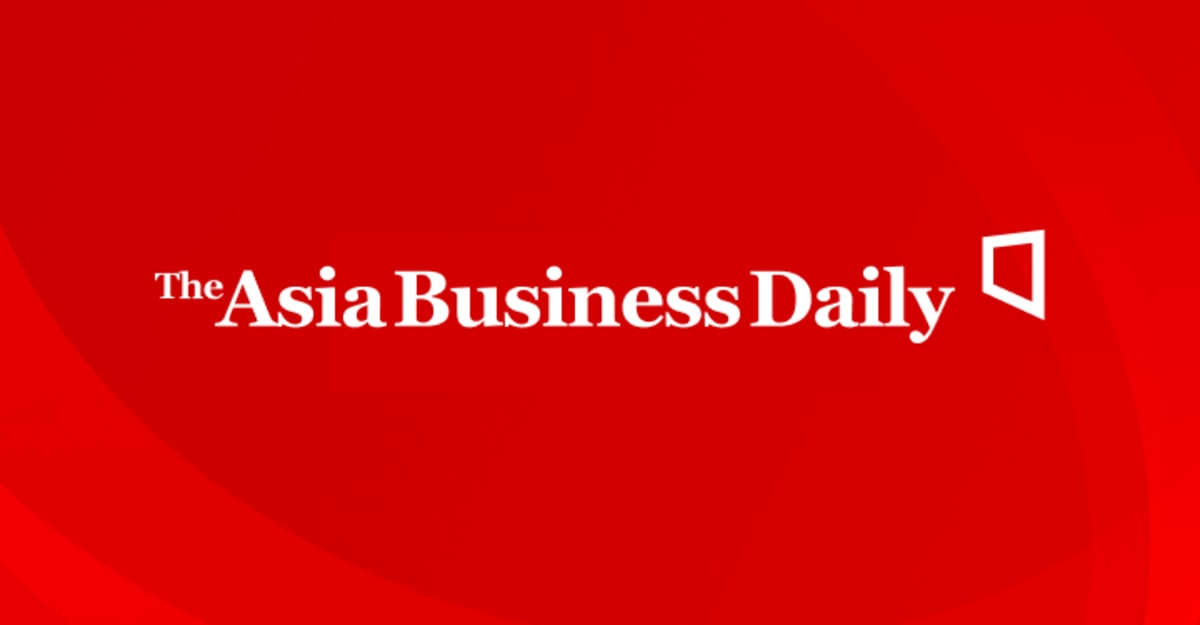 Nurse Saves Pregnant Mom and Calms Her Child at Mall