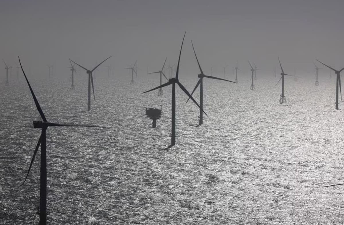 UK Renewables Hit 52.5%, First Year Without Coal Power