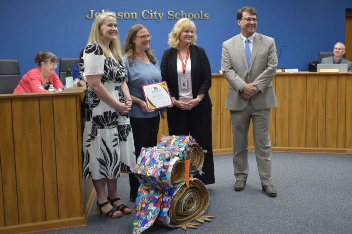 Tennessee Teacher and Students Win ETSU Art Contest - Image 2