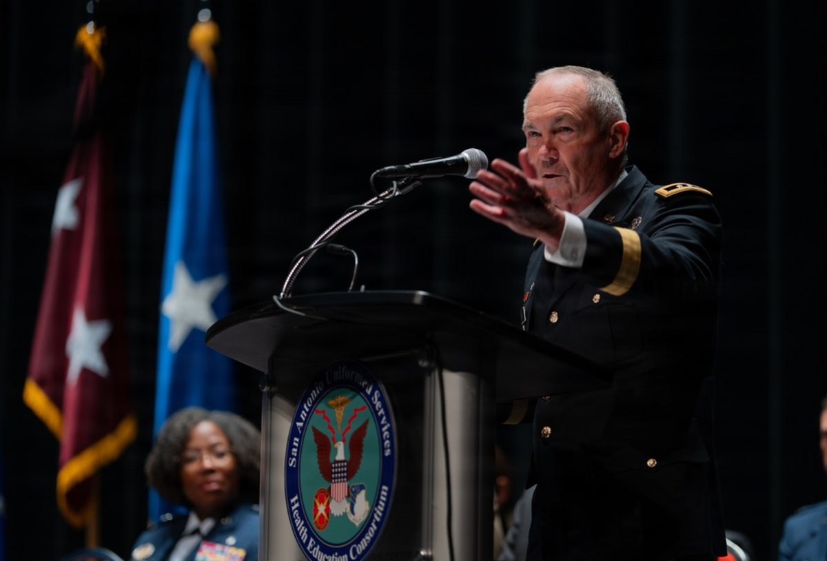 261 Military Doctors Graduate in San Antonio Ceremony