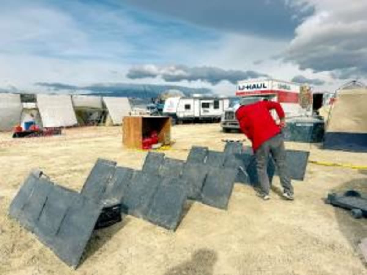 Solar Power Keeps 50,000 Cool at Burning Man Festival - Image 4