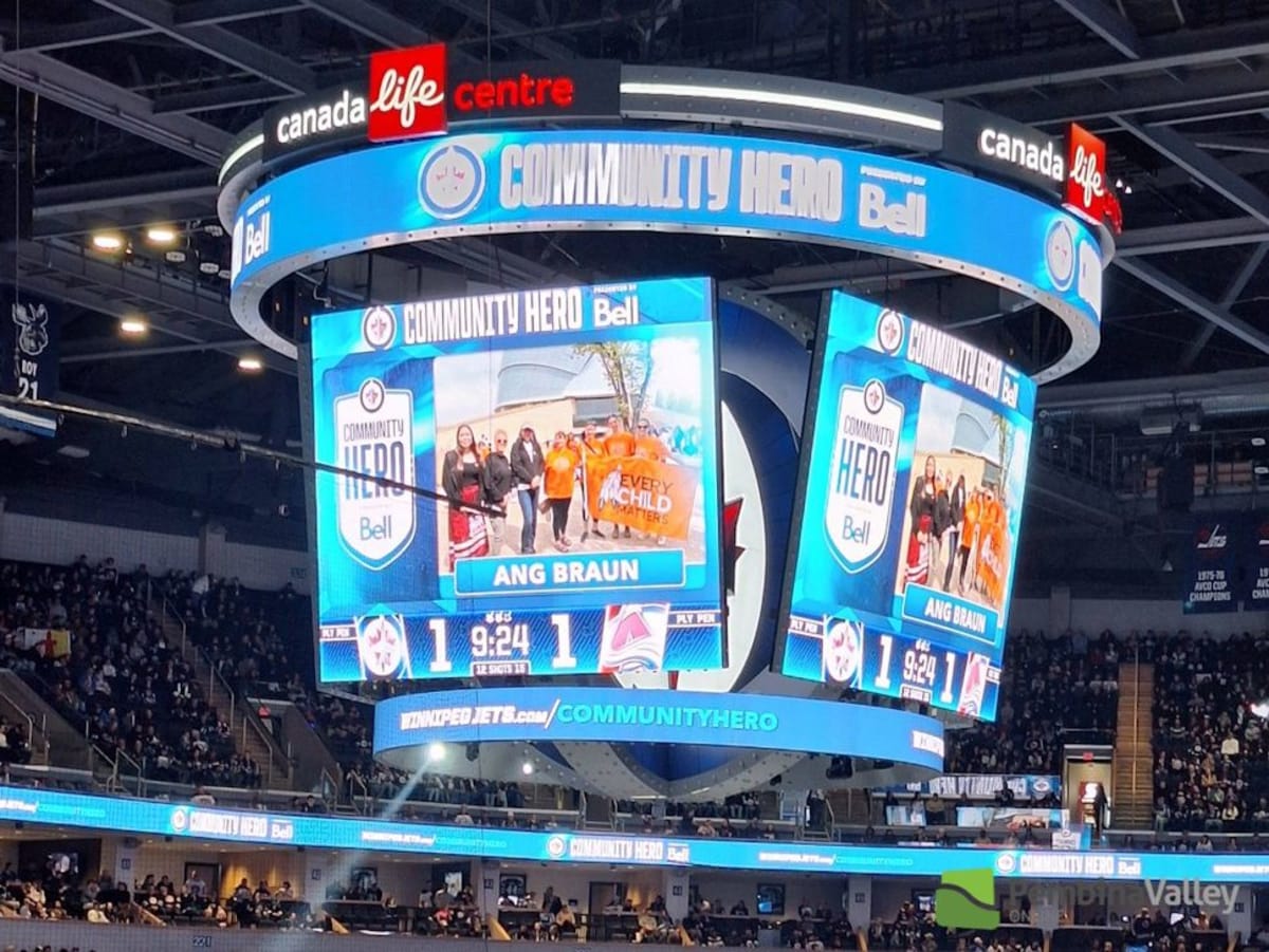 Winnipeg Jets Honor Shelter Director as Community Hero - Image 2