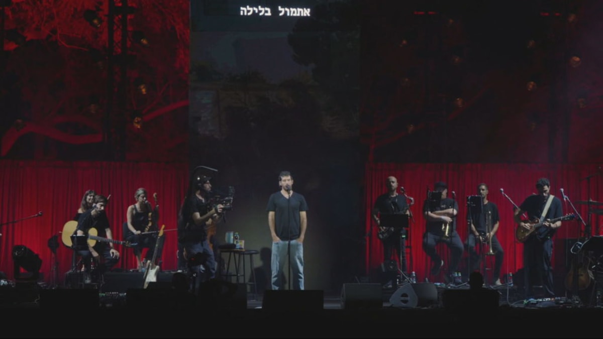 Ex-Hostage Sings Songs He Wrote in 500 Days of Captivity