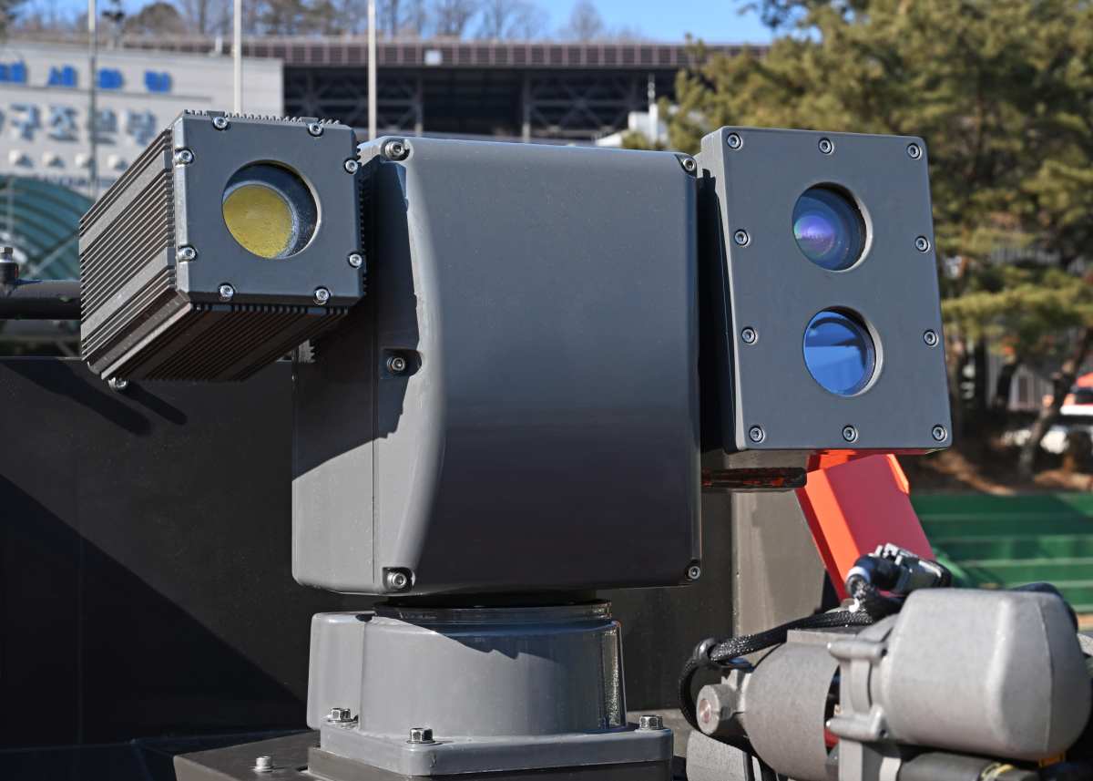 Robot Firefighter Withstands 1,472°F Blazes in South Korea - Image 3