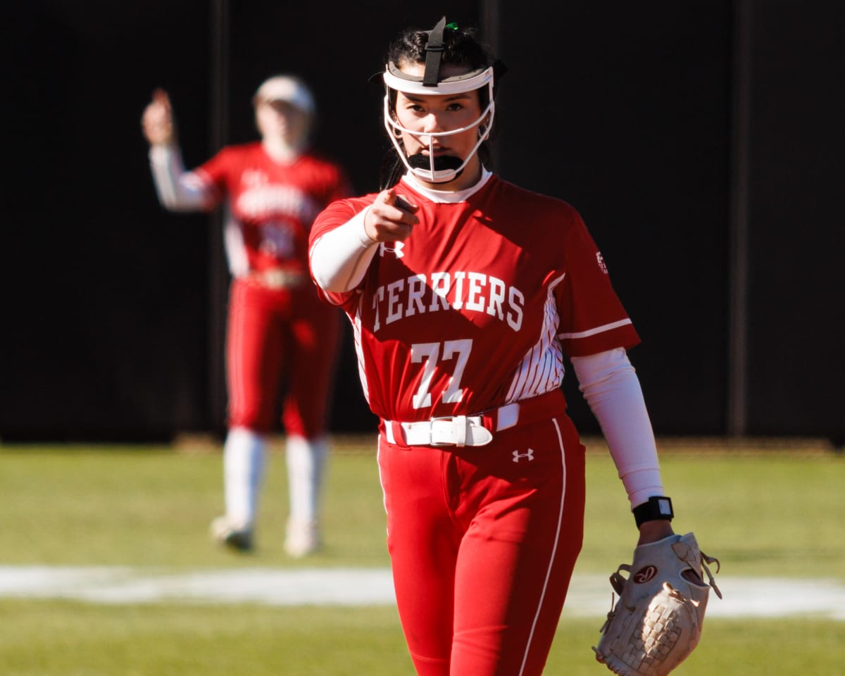 BU Softball Beats Three Power Four Teams as Underdogs