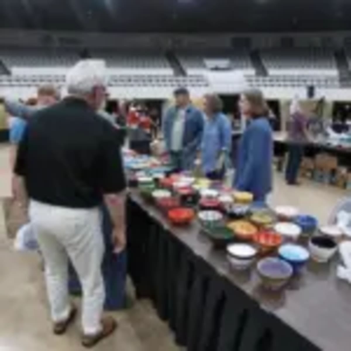 Texas Town Raises $70K to Fight Hunger With Hand-Painted Bowls - Image 4