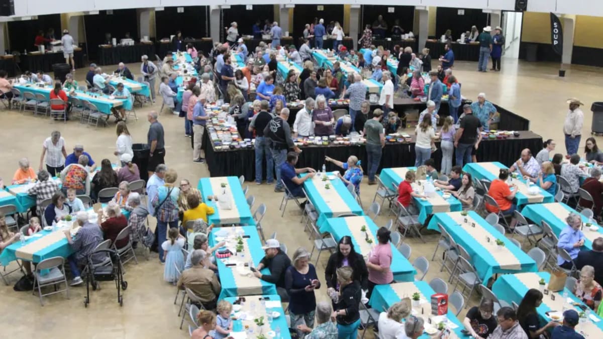 Texas Town Raises $70K to Fight Hunger With Hand-Painted Bowls - Image 2