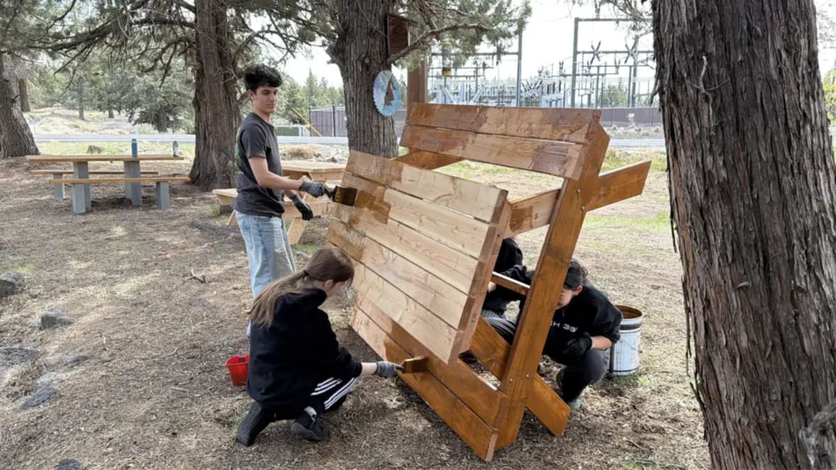 Central Oregon Wildlife Center Opens Youth Volunteer Program - Image 2