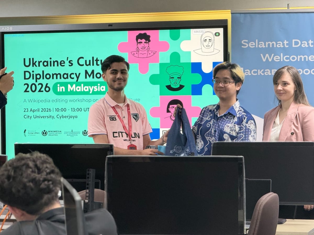 330 People From 40 Countries Wrote 1,500 Ukraine Articles