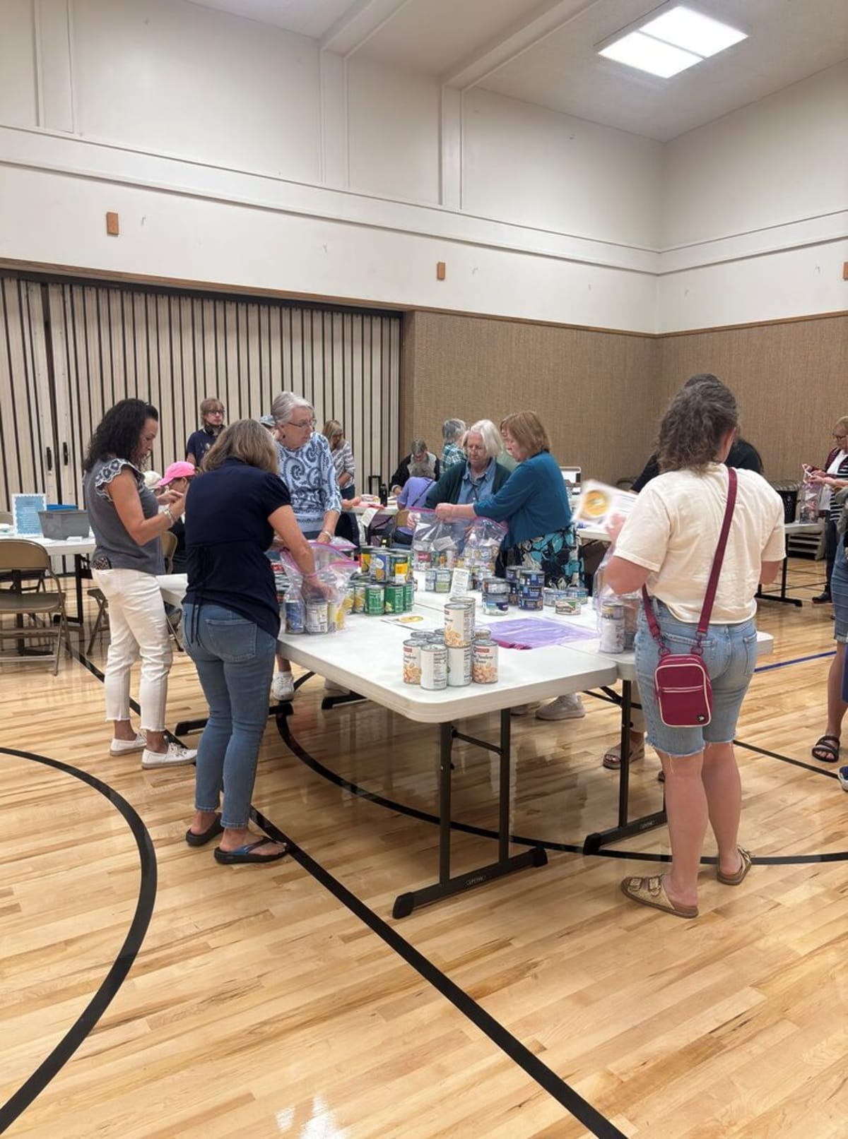 60 Women Assemble 117 Meal Kits for Struggling Families - Image 3