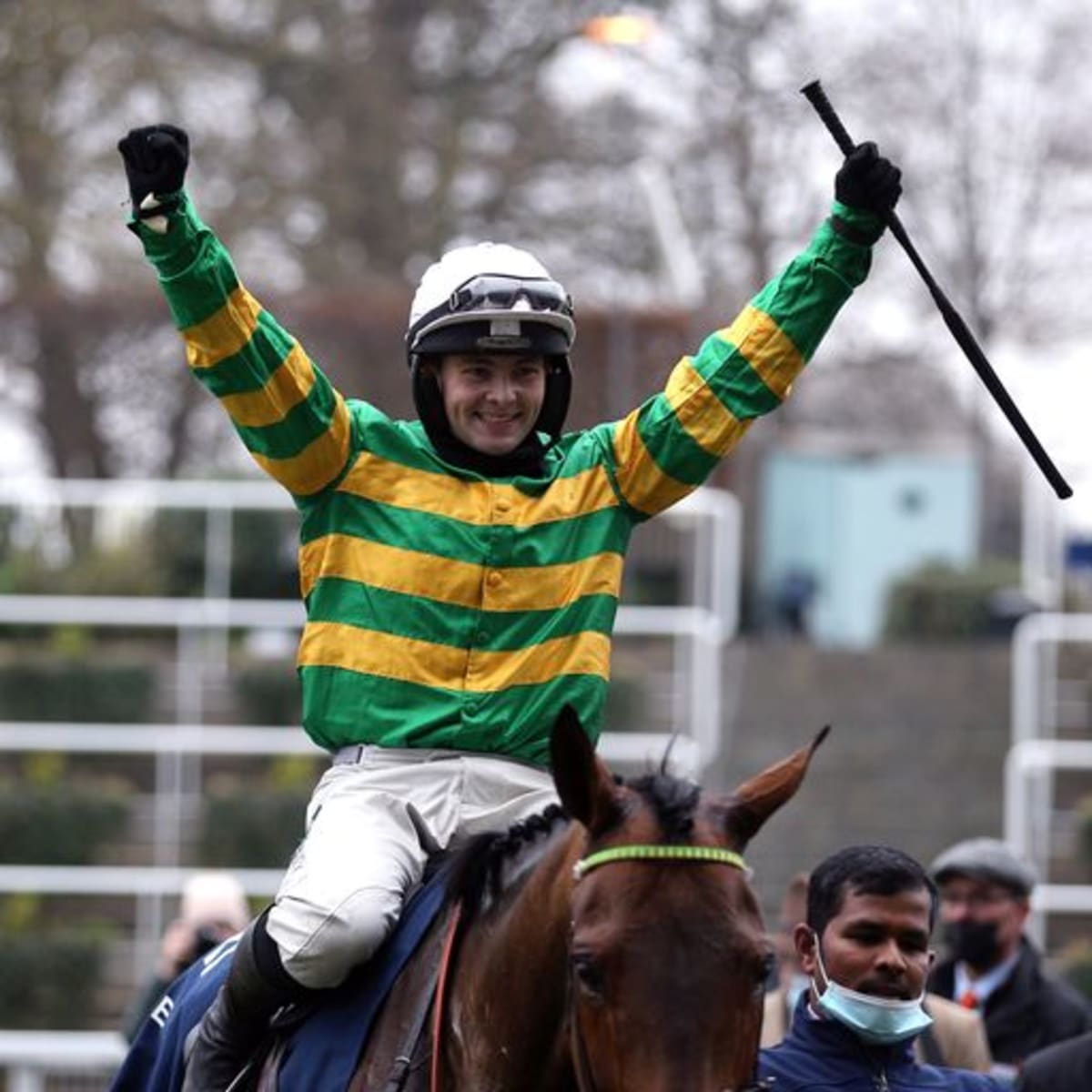 Rider Loses Stirrups But Wins Top Race on Sheer Grit - Image 3