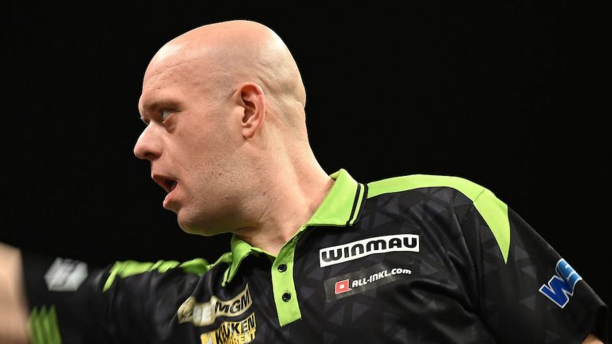 20-Year-Old Darts Player Wins First Pro Title Without a Card - Image 4