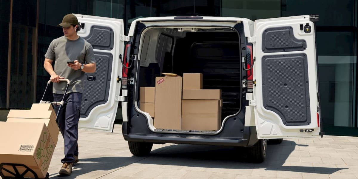 Kia's Electric Van Is So Popular They Can't Make Enough - Image 4