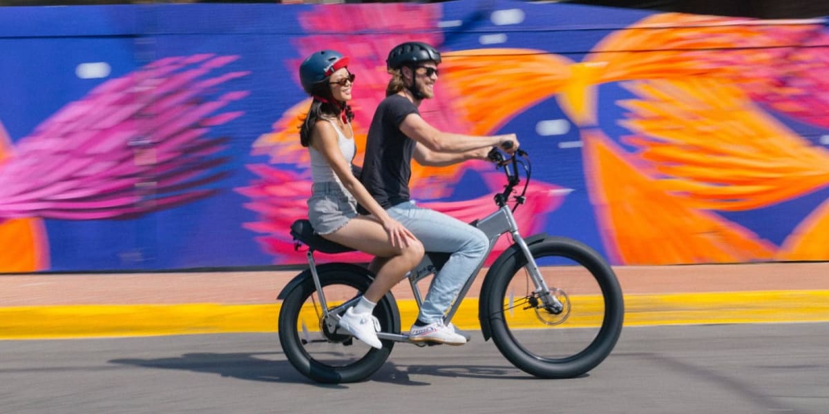E-Bikes Built for Two Make Car-Free Living Easier - Image 2