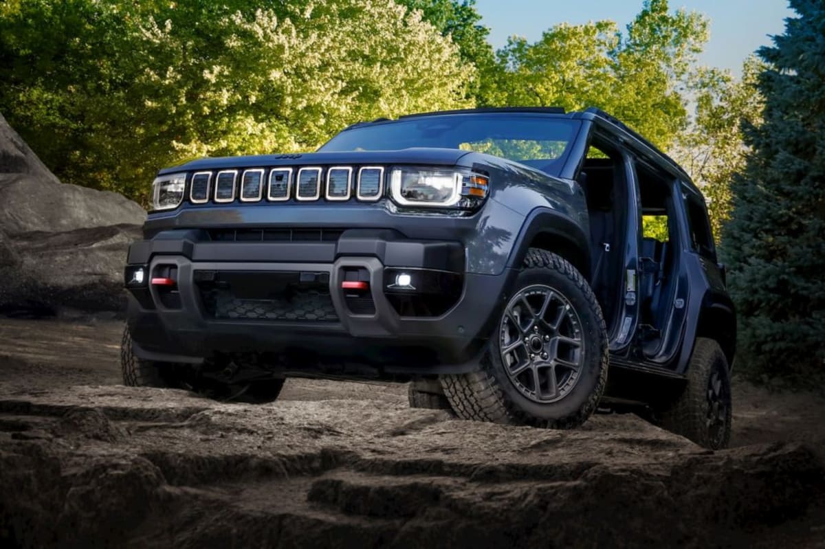 Jeep's First Electric Off-Roader Hits the Trails - Image 4