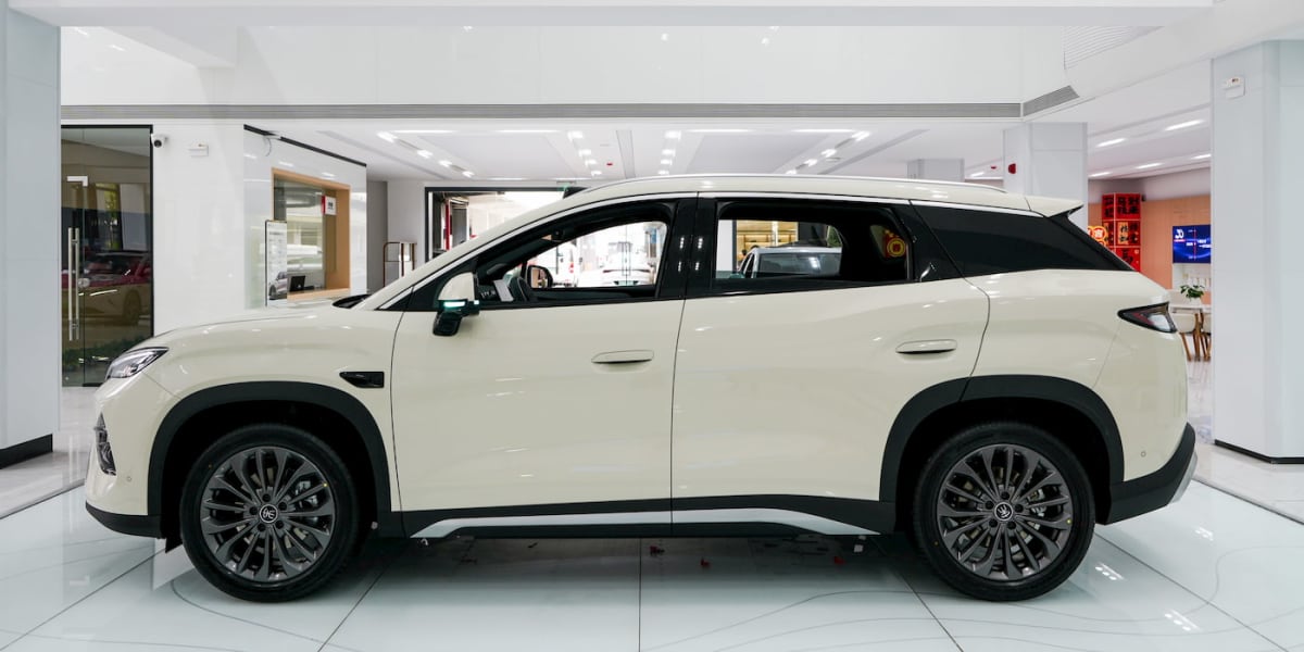 BYD's $22K Electric SUV Charges to 70% in 5 Minutes - Image 2