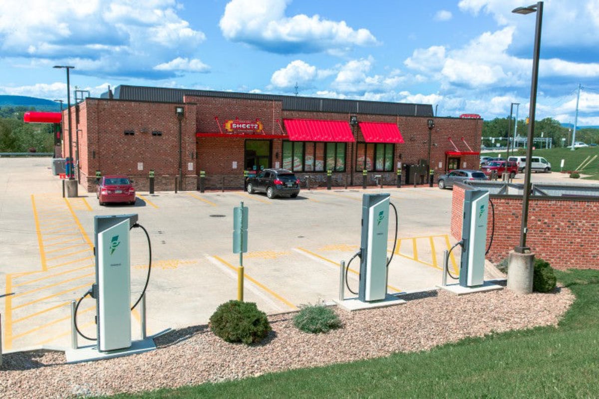 Pennsylvania Leads US With 12 New EV Charging Stations - Image 2