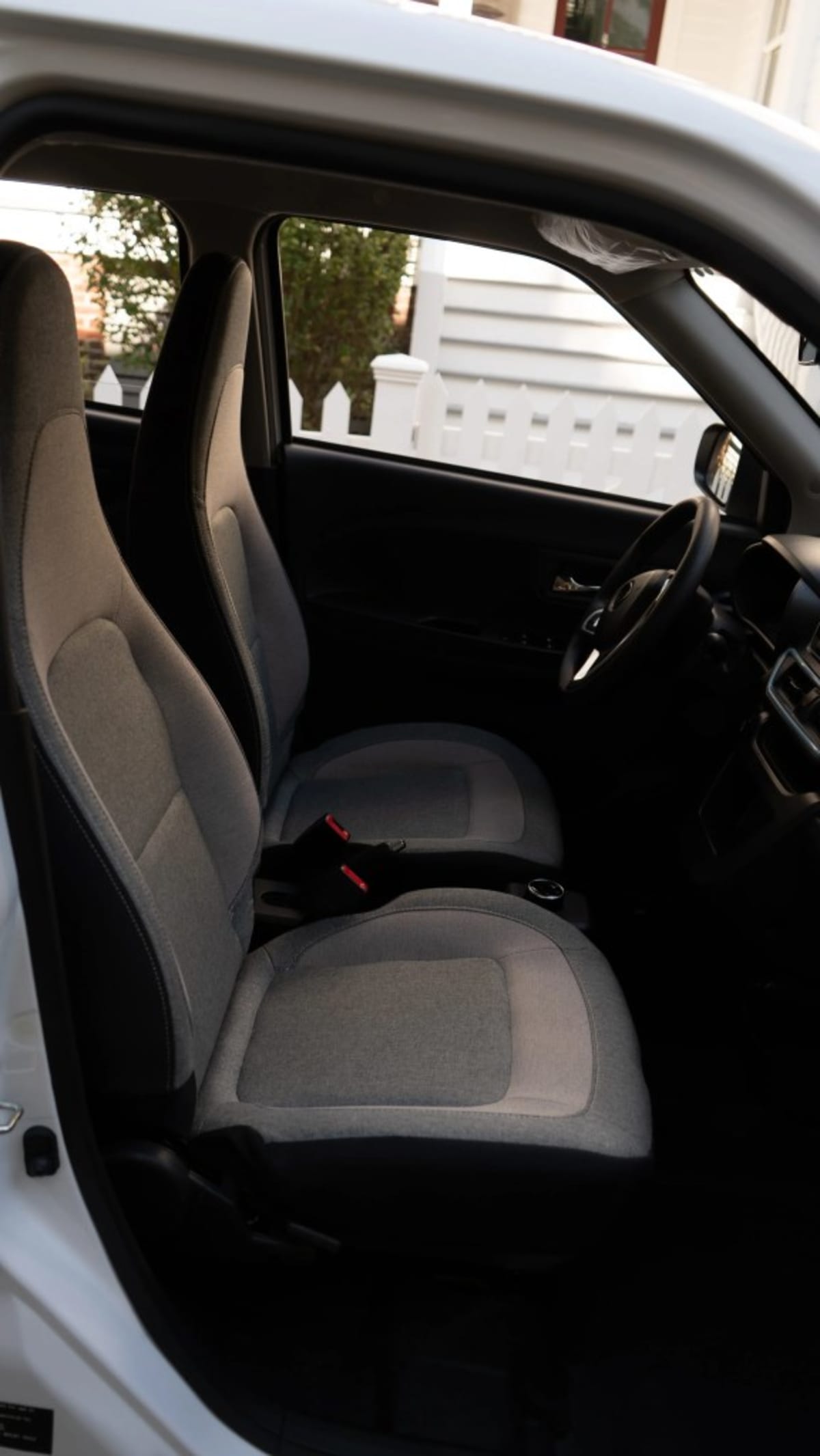 $20K Microcar Seats 4, Goes 85 Miles on Public Roads - Image 4