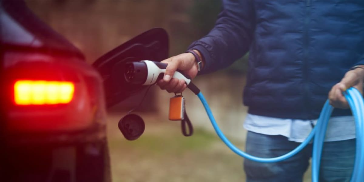 Uber Offers Drivers Up to $6,500 to Switch to Electric Cars