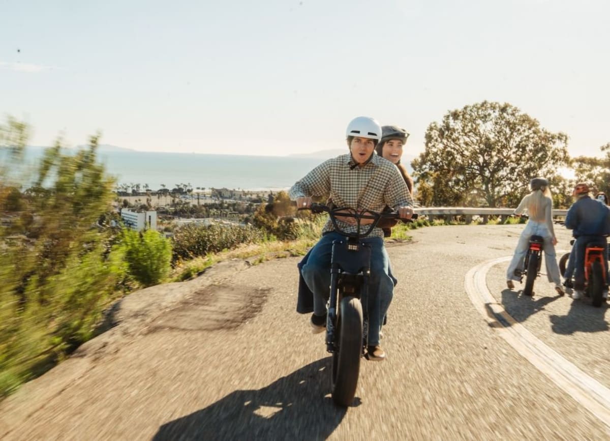 E-Bikes Built for Two Make Car-Free Living Easier - Image 3