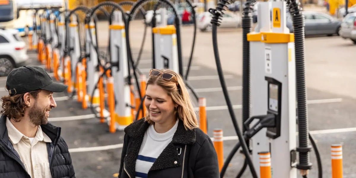 More EV Charging Plugs Beat Faster Speeds, Data Shows - Image 2