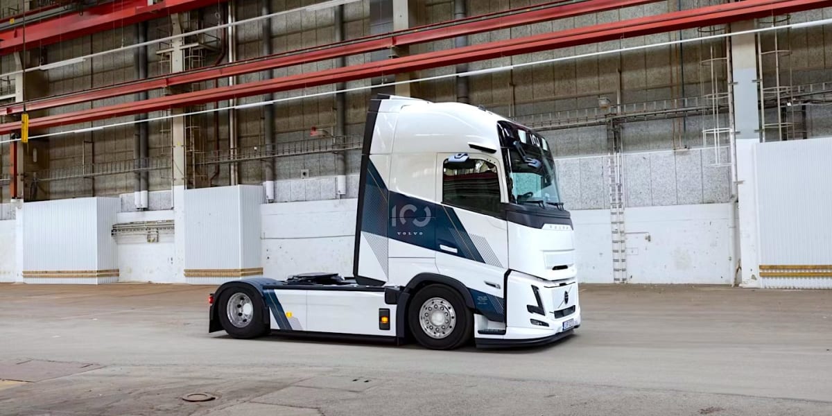 Volvo Celebrates 100 Years with Electric Semi Truck - Image 2