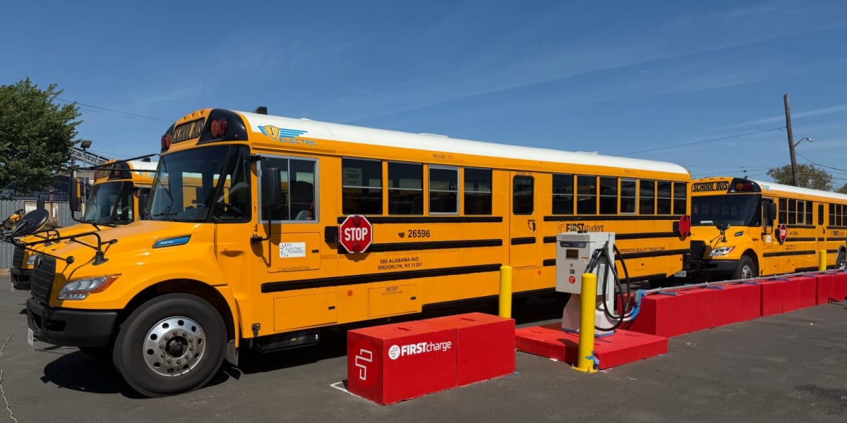 NYC's 40 Electric School Buses Cut Costs by 20% - Image 2