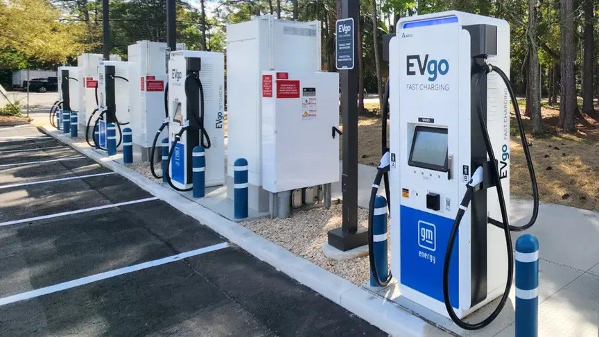 400+ EV Chargers Coming to Grocery Stores Nationwide - Image 2