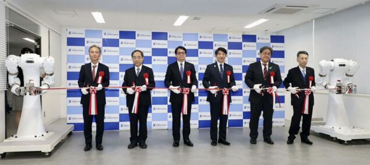 Japan Opens First Fully Unmanned Research Lab with AI Robots - Image 4